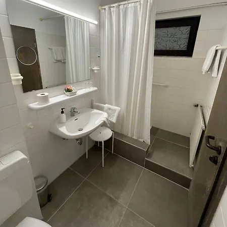 فندق Brunnenhof 3*