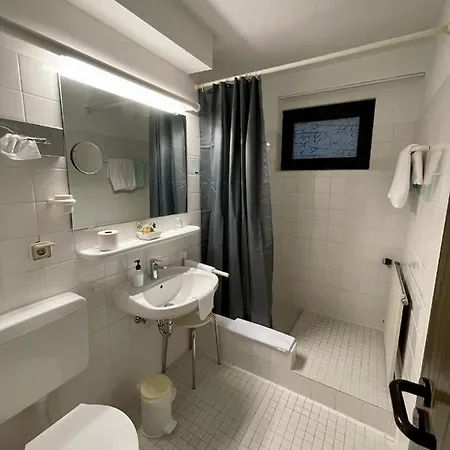 Brunnenhof 3*